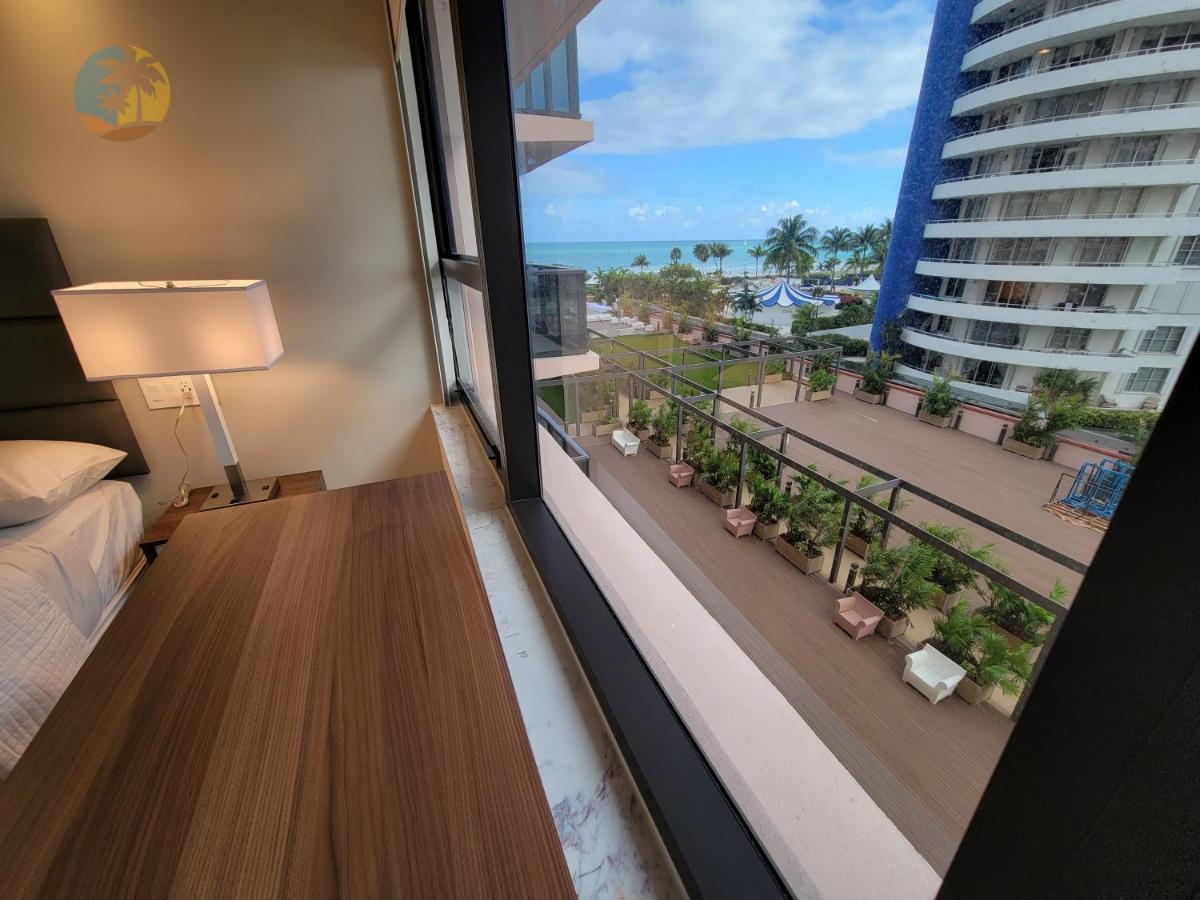 Deluxe Beach Resort - Hora Rentals マイアミビーチ エクステリア 写真