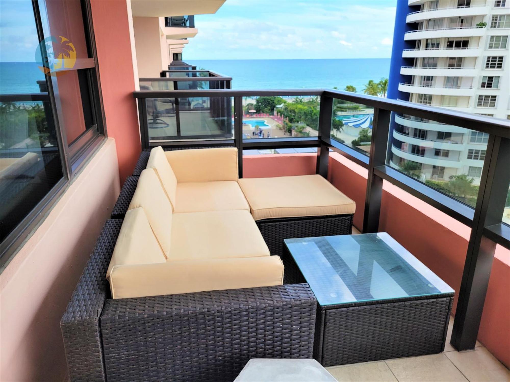 Deluxe Beach Resort - Hora Rentals マイアミビーチ エクステリア 写真