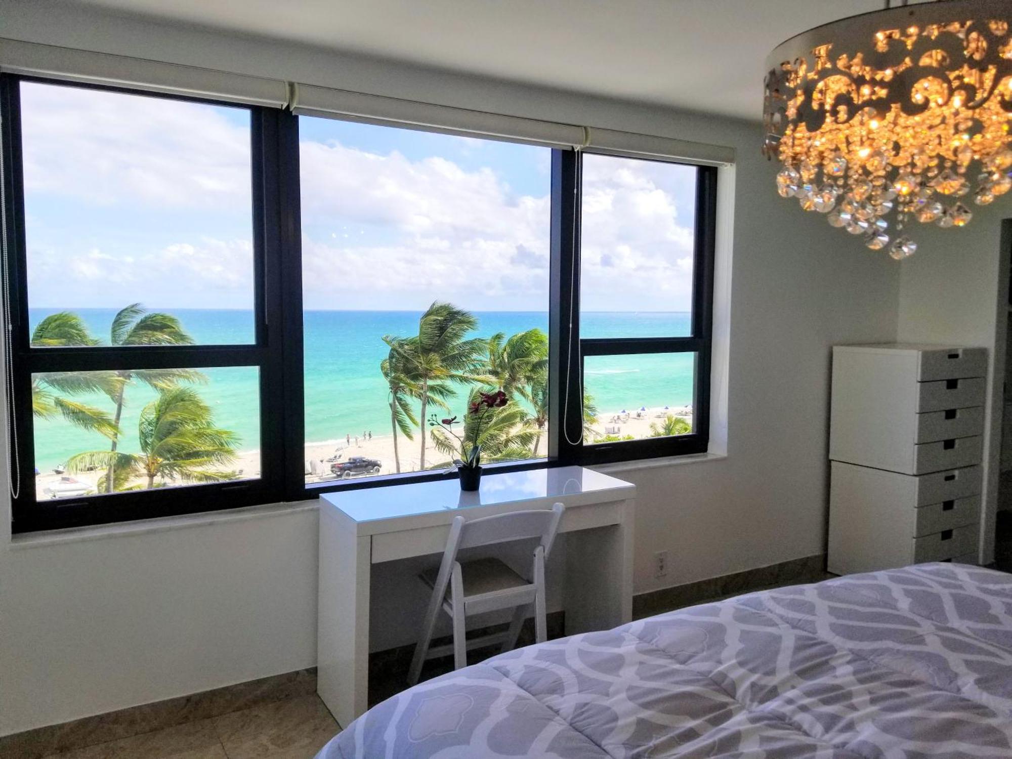 Deluxe Beach Resort - Hora Rentals マイアミビーチ エクステリア 写真